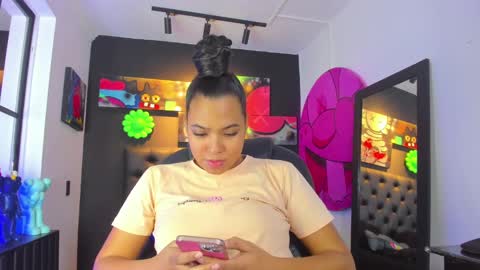 Yeileen online show from January 2025 07:04:01 PM