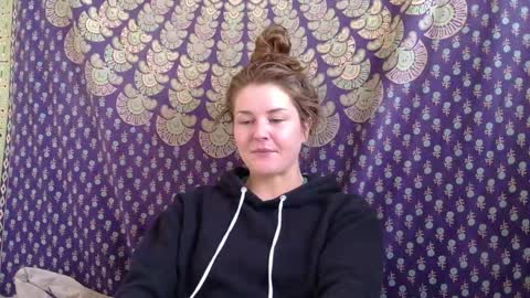 Heidi Brenner - Please check bio for schedule  FAQ online show from November 2025 01:21:02 PM