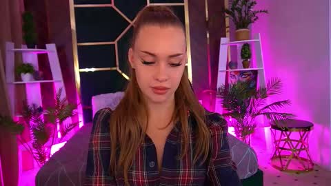 SweetAngellic online show from September 2025 12:40:02 PM