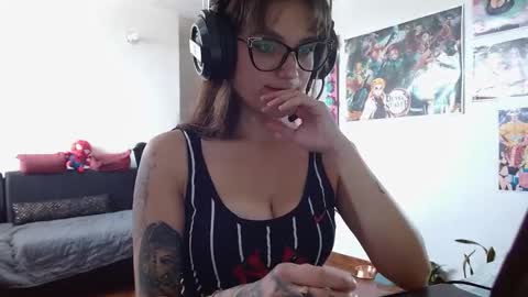 Bella  online show from September 2025 05:27:01 PM