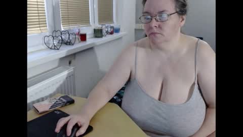 Sweetboobs85h online show from February 2025 07:13:01 AM