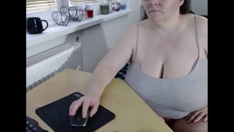 Sweetboobs85h online show from February 2025 01:16:02 PM