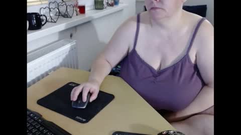 Sweetboobs85h online show from February 2025 08:09:01 PM