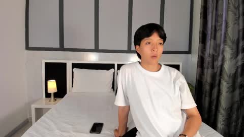 Eva Short hair girl  - Victoria Long red hair online show from October 2025 05:58:02 PM