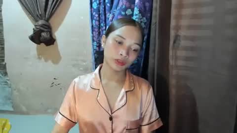 Snapshot of sweetcummer27 chatting on January 2025 08:10:01 PM SOPHIA online show from January 2025 08:10:01 PM