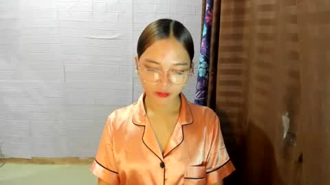 Snapshot of sweetcummer27 chatting on March 2025 06:04:02 AM SOPHIA online show from March 2025 06:04:02 AM