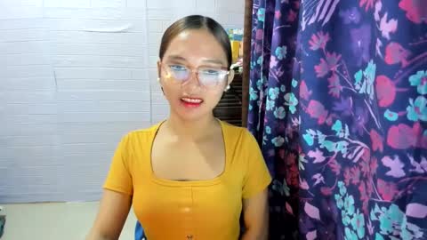 Snapshot of sweetcummer27 chatting on March 2025 04:19:01 AM SOPHIA online show from March 2025 04:19:01 AM