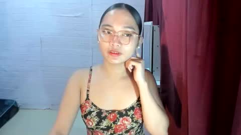 Snapshot of sweetcummer27 chatting on September 2025 08:19:01 PM SOPHIA online show from September 2025 08:19:01 PM