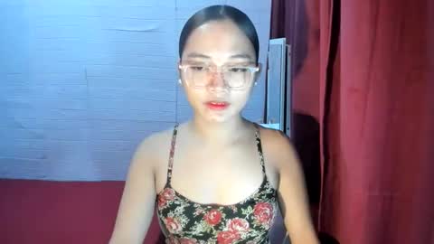 Snapshot of sweetcummer27 chatting on September 2025 07:24:02 PM SOPHIA online show from September 2025 07:24:02 PM