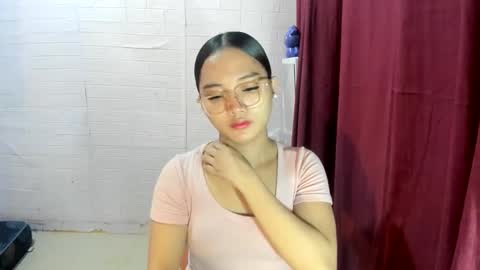 Snapshot of sweetcummer27 chatting on October 2025 10:31:01 PM SOPHIA online show from October 2025 10:31:01 PM