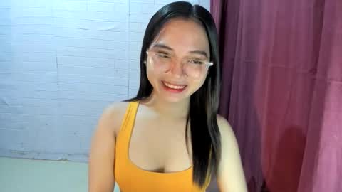 Snapshot of sweetcummer27 chatting on October 2025 12:26:01 AM SOPHIA online show from October 2025 12:26:01 AM