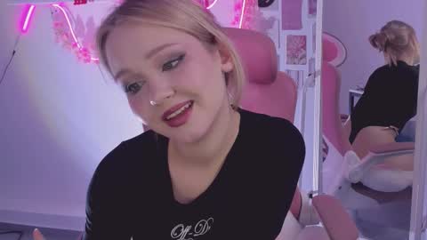 Lane online show from October 2025 07:57:02 PM