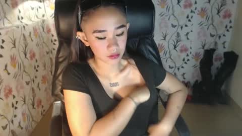 Snapshot of sweetdannica chatting on December 2024 02:27:01 PM Danni online show from December 2024 02:27:01 PM