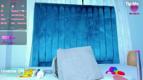 Mia online show from October 2025 03:15:01 AM