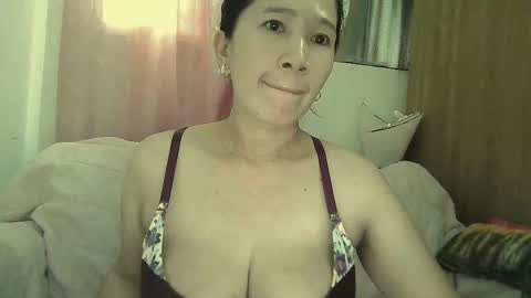 Snapshot of sweetfilipinawet chatting on November 2025 06:52:01 AM Stacy online show from November 2025 06:52:01 AM