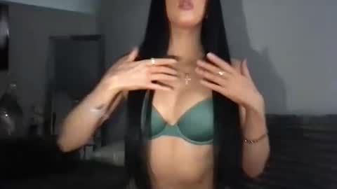 Snapshot of sweetgraciexo chatting on October 2025 02:51:02 AM Gracie online show from October 2025 02:51:02 AM