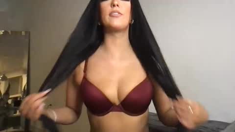 Snapshot of sweetgraciexo chatting on November 2025 03:05:01 AM Gracie online show from November 2025 03:05:01 AM