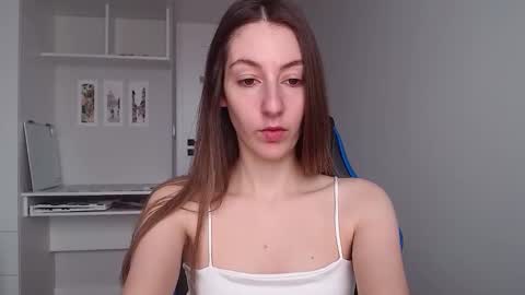 Snapshot of sweetheart_77 chatting on November 2025 11:32:01 AM Emma online show from November 2025 11:32:01 AM