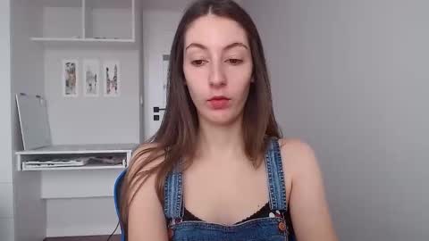 Snapshot of sweetheart_77 chatting on November 2025 09:19:02 AM Emma online show from November 2025 09:19:02 AM