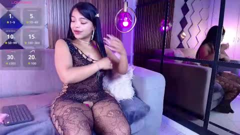 Snapshot of sweetie_foxxxx chatting on November 2025 11:09:02 AM violeta online show from November 2025 11:09:02 AM