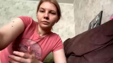 SweetieeFox online show from September 2025 06:24:01 AM