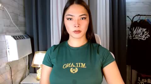 sweetiefox1 online show from November 2025 03:06:02 AM