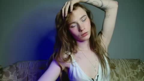 sweetiekris online show from September 2025 07:14:02 PM