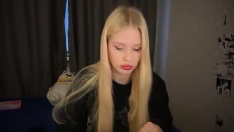 Snapshot of sweetielis chatting on January 2025 11:10:02 AM sweetie Lisa3 online show from January 2025 11:10:02 AM