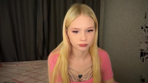 Snapshot of sweetielis chatting on January 2025 03:15:02 PM sweetie Lisa3 online show from January 2025 03:15:02 PM