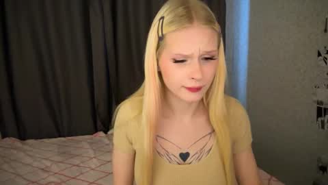 Snapshot of sweetielis chatting on January 2025 10:06:02 AM sweetie Lisa3 online show from January 2025 10:06:02 AM