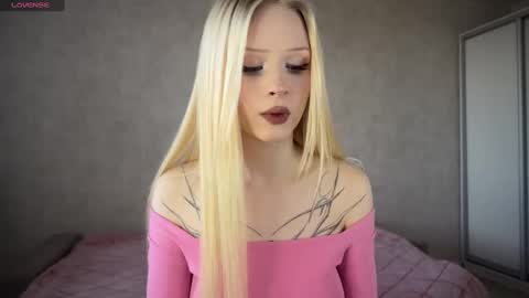 Snapshot of sweetielis chatting on March 2025 01:15:02 PM sweetie Lisa3 online show from March 2025 01:15:02 PM