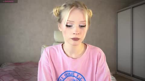 Snapshot of sweetielis chatting on March 2025 01:56:02 PM sweetie Lisa3 online show from March 2025 01:56:02 PM