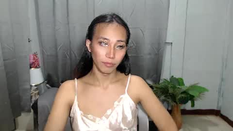 Snapshot of sweetiie_caren chatting on February 2025 04:47:01 AM CAREN online show from February 2025 04:47:01 AM