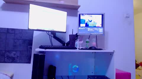 Snapshot of sweetjess022 chatting on October 2025 10:43:02 PM jessica online show from October 2025 10:43:02 PM