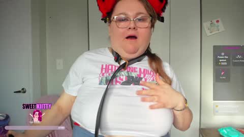 Snapshot of sweetkiitty3 chatting on January 2025 02:31:02 PM Jazzy online show from January 2025 02:31:02 PM