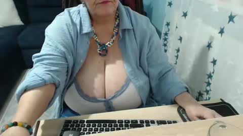 Snapshot of sweetladyrebeka chatting on October 2025 02:37:02 PM Rebeka online show from October 2025 02:37:02 PM