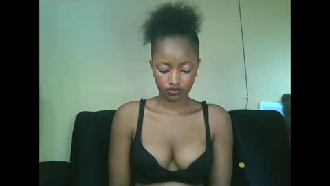 sweetmama06 online show from November 2025 10:47:01 AM