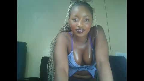 sweetmama06 online show from November 2025 09:04:01 PM