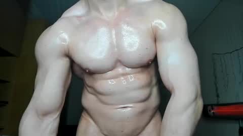 Snapshot of sweetmuscles_boy chatting on December 2024 07:05:01 AM Lorenzo online show from December 2024 07:05:01 AM