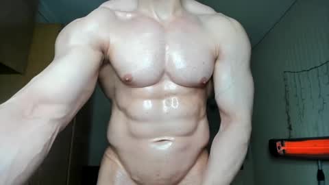 Snapshot of sweetmuscles_boy chatting on December 2024 06:21:01 AM Lorenzo online show from December 2024 06:21:01 AM
