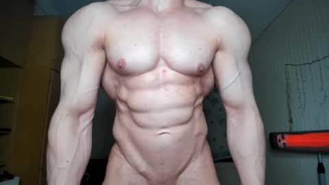 Snapshot of sweetmuscles_boy chatting on December 2024 01:24:02 PM Lorenzo online show from December 2024 01:24:02 PM