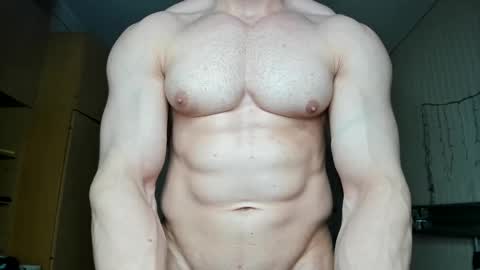 Snapshot of sweetmuscles_boy chatting on December 2024 09:37:02 AM Lorenzo online show from December 2024 09:37:02 AM