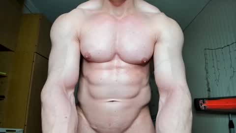 Snapshot of sweetmuscles_boy chatting on January 2025 04:11:01 PM Lorenzo online show from January 2025 04:11:01 PM
