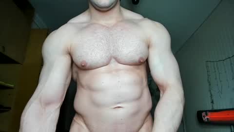 Snapshot of sweetmuscles_boy chatting on January 2025 04:04:02 PM Lorenzo online show from January 2025 04:04:02 PM
