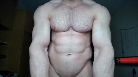 Snapshot of sweetmuscles_boy chatting on February 2025 06:54:01 AM Lorenzo online show from February 2025 06:54:01 AM