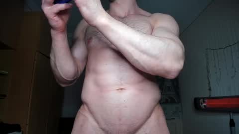 Snapshot of sweetmuscles_boy chatting on February 2025 06:44:01 PM Lorenzo online show from February 2025 06:44:01 PM