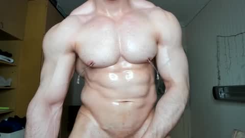 Snapshot of sweetmuscles_boy chatting on March 2025 08:33:02 AM Lorenzo online show from March 2025 08:33:02 AM