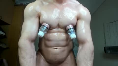 Snapshot of sweetmuscles_boy chatting on September 2025 05:19:02 AM Lorenzo online show from September 2025 05:19:02 AM