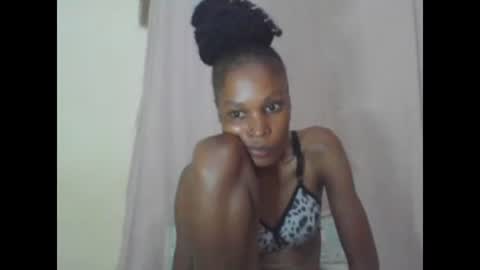 ESTHER online show from January 2025 02:11:01 AM