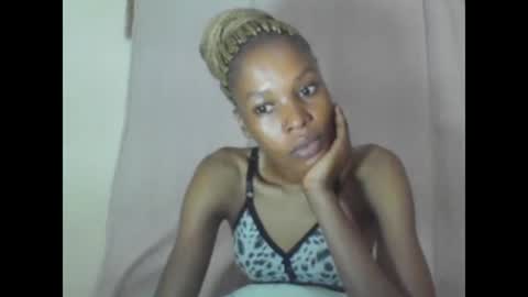 ESTHER online show from February 2025 12:38:02 AM